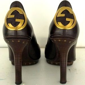 Vintage brown (calf?) leather Gucci heels